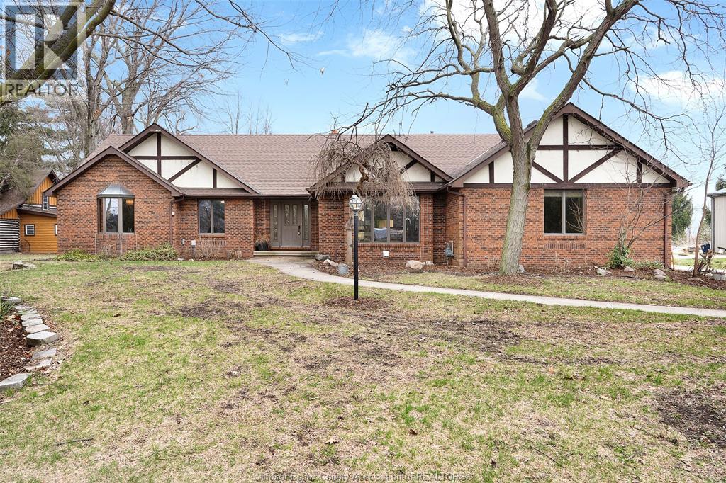 308 EAST RUSCOM RIVER ROAD, St. Joachim, Ontario