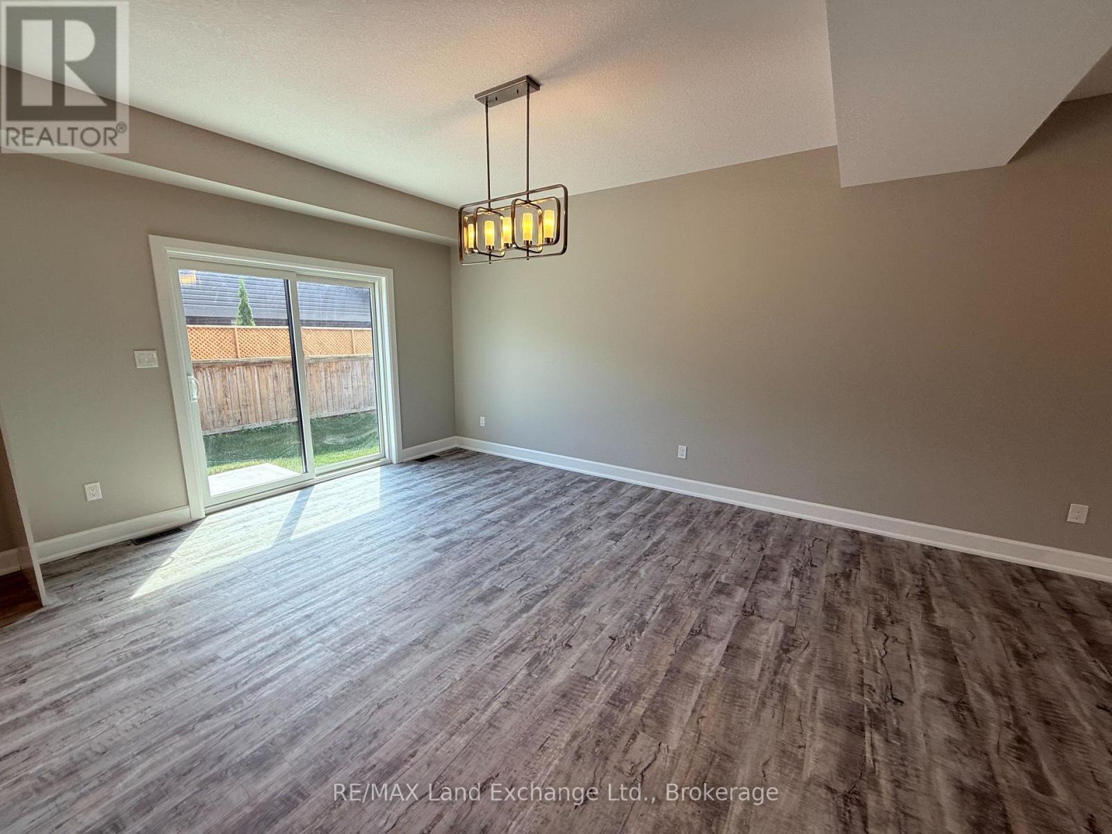 Unit 3 - 8 Golf Links Road, Kincardine, Ontario  N2Z 0G1 - Photo 4 - X12955112