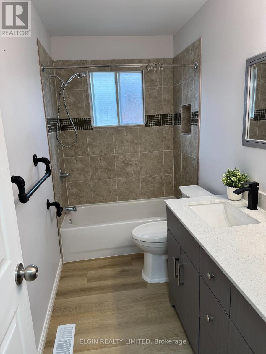 Upper - 213 Highview Drive, St. Thomas, Ontario  N5R 5H6 - Photo 14 - X12955138