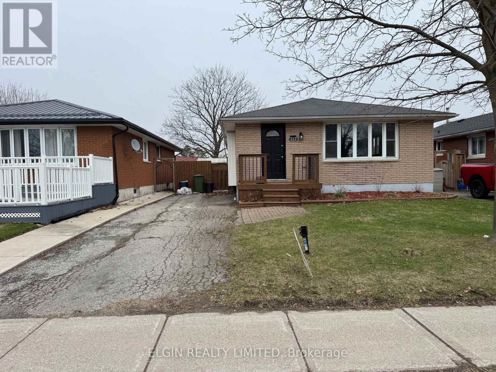 Upper - 213 Highview Drive, St. Thomas, Ontario  N5R 5H6 - Photo 23 - X12955138