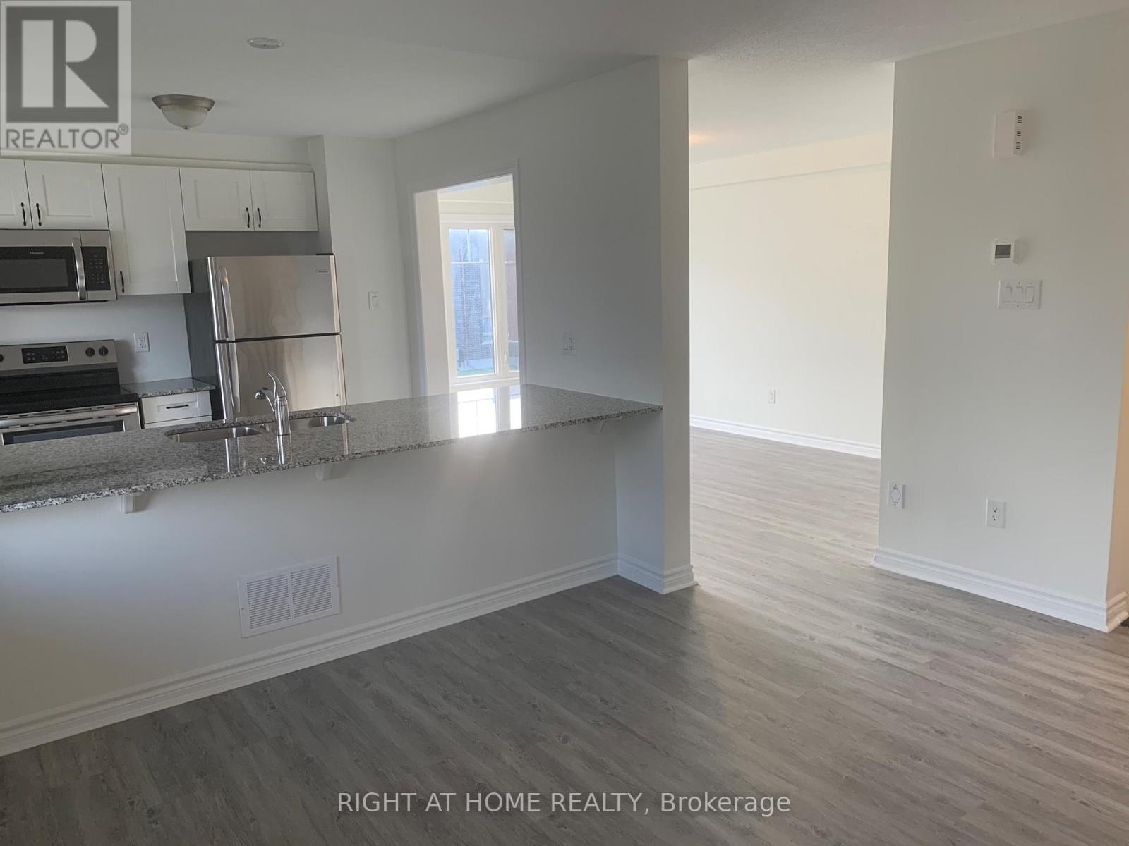 46 Squashberry Lane, Ottawa, Ontario  K2V 0K2 - Photo 4 - X12955144