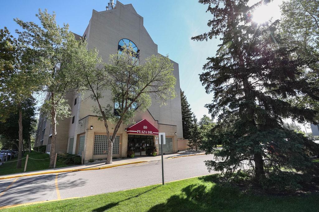 2703 80 Plaza Drive, Winnipeg, Manitoba  R3T 5S2 - Photo 1 - 202605862