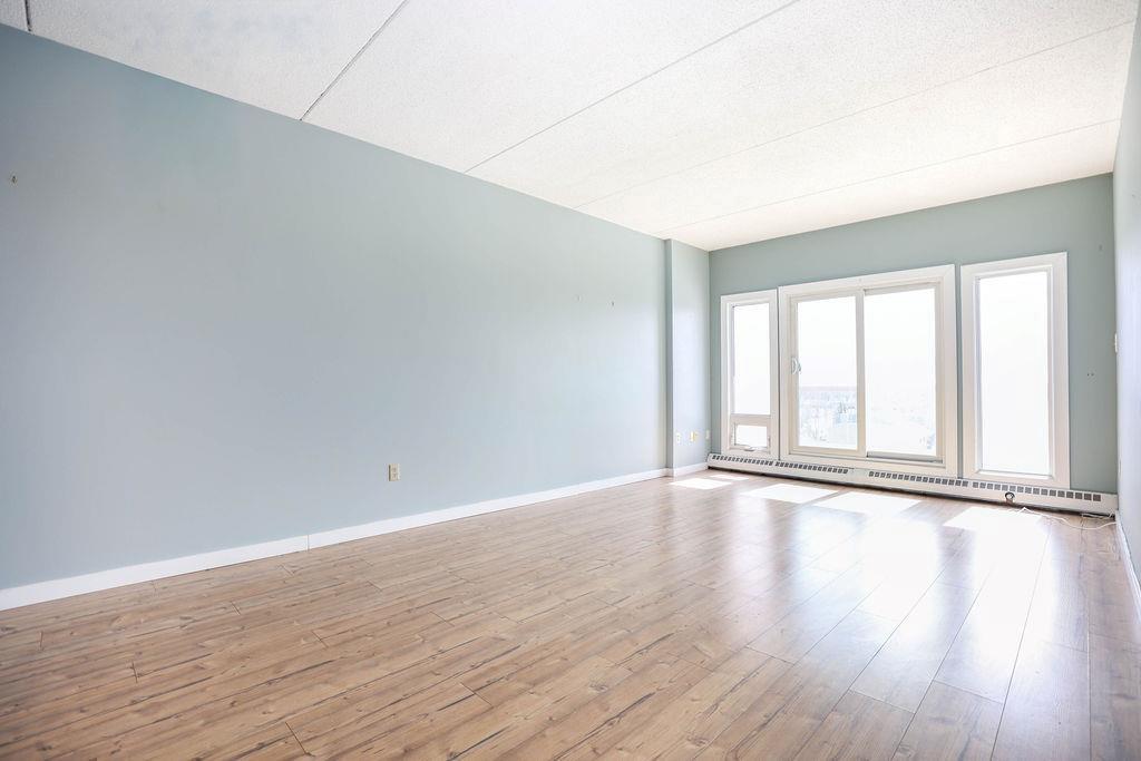 2703 80 Plaza Drive, Winnipeg, Manitoba  R3T 5S2 - Photo 3 - 202605862