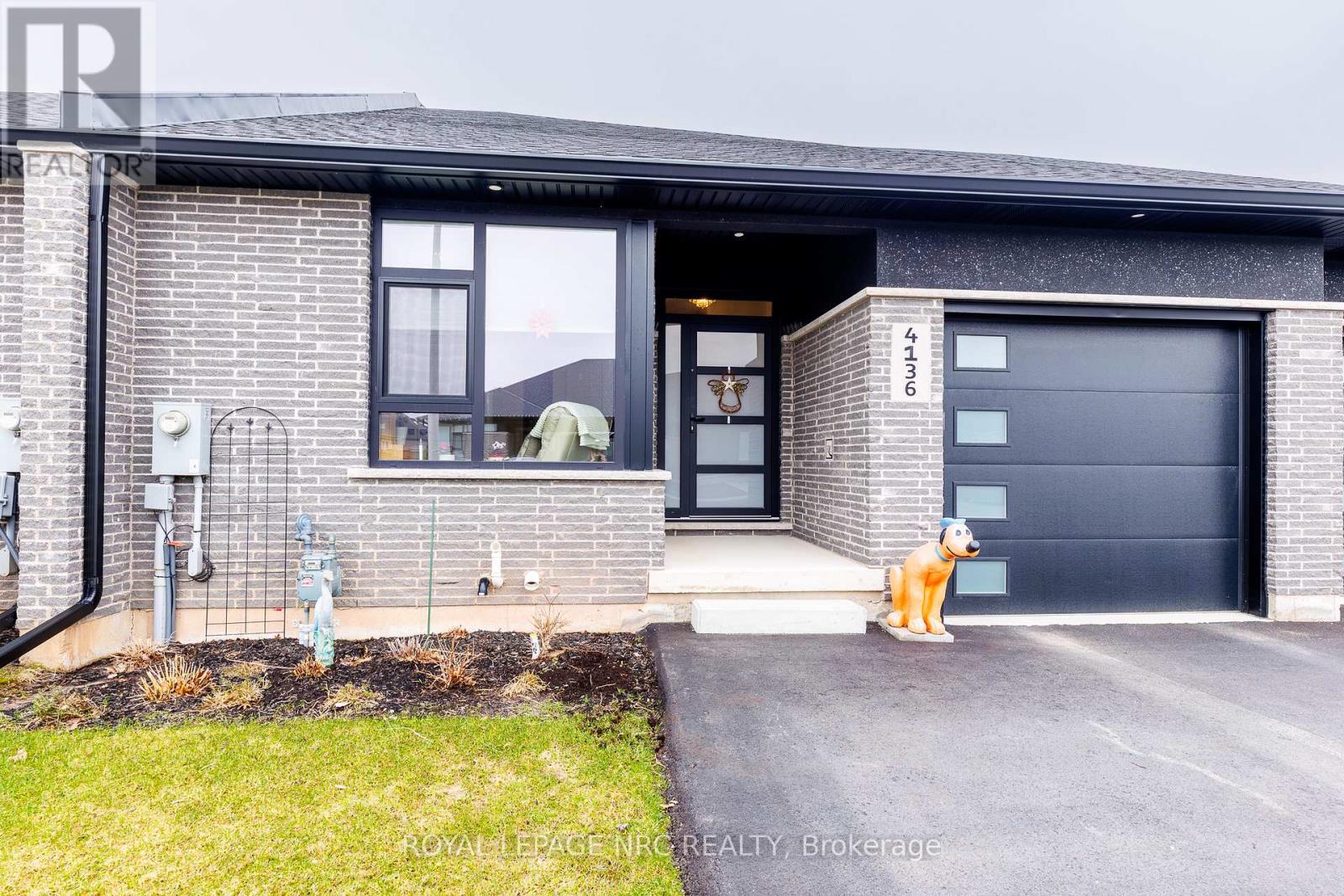 4136 Village Creek Drive, Fort Erie, Ontario  L0S 1S0 - Photo 2 - X12955150