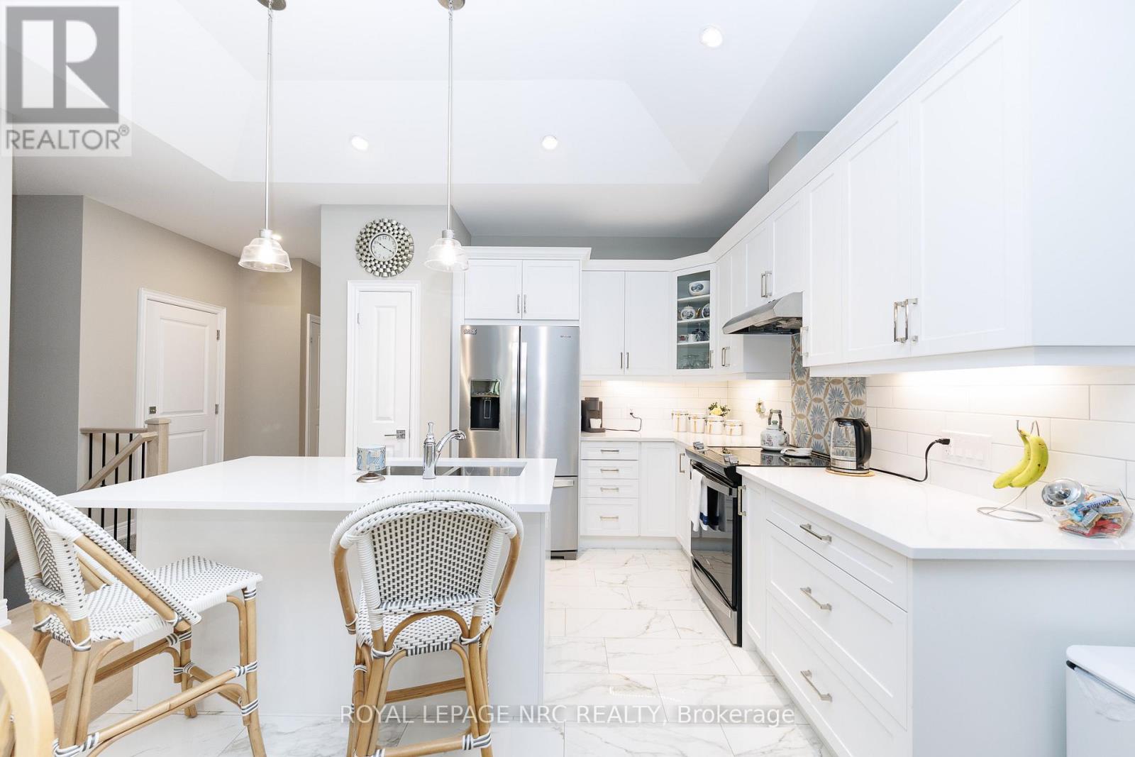 4136 Village Creek Drive, Fort Erie, Ontario  L0S 1S0 - Photo 7 - X12955150