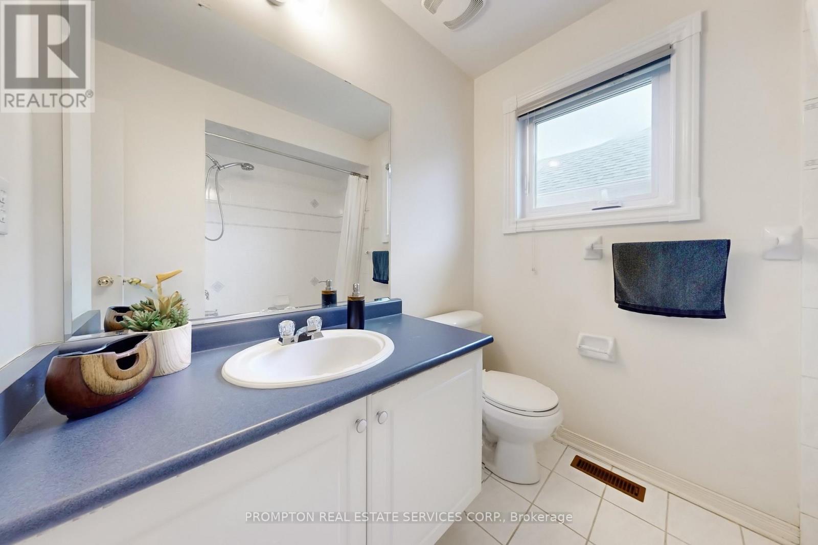 393 Marble Place, Newmarket, Ontario  L3X 2P1 - Photo 34 - N12955114