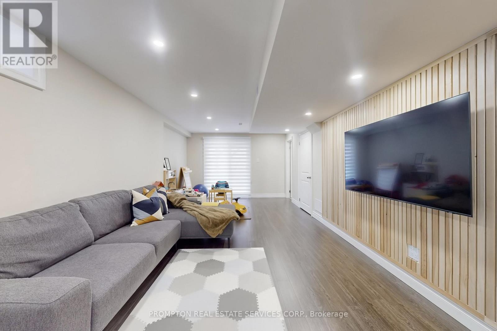 393 Marble Place, Newmarket, Ontario  L3X 2P1 - Photo 37 - N12955114