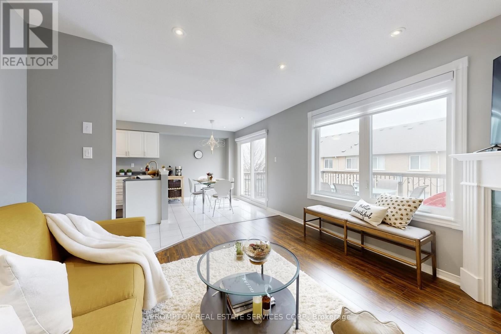 393 Marble Place, Newmarket, Ontario  L3X 2P1 - Photo 7 - N12955114