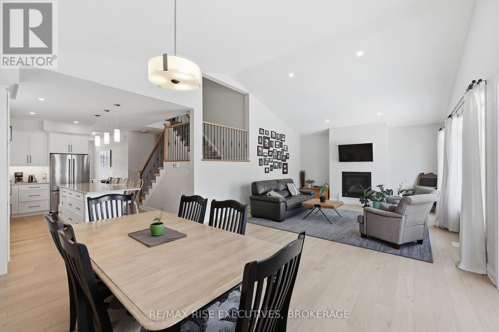 692 Halloway Drive, Kingston, Ontario  K7K 0H4 - Photo 11 - X12894964