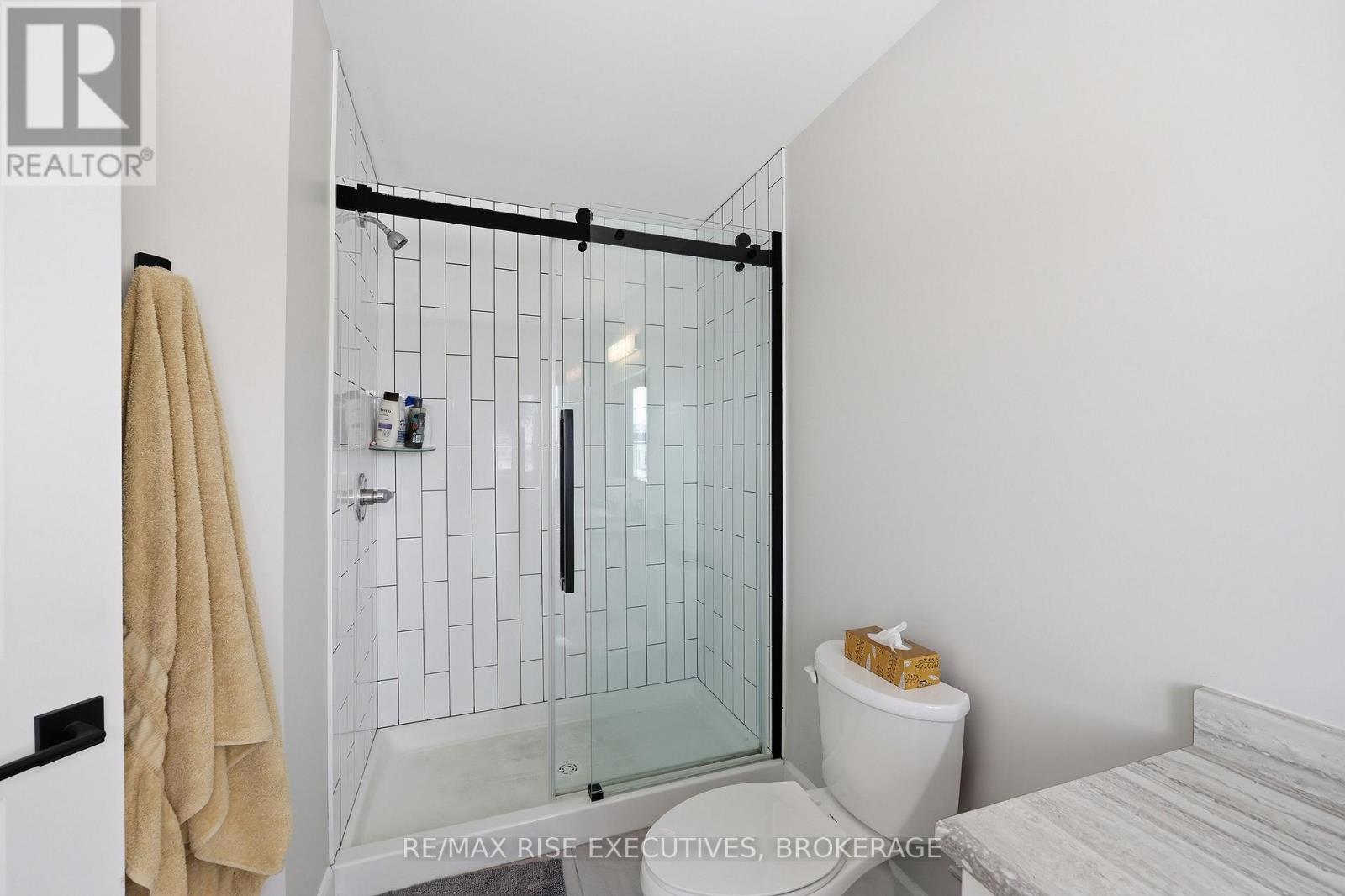 692 Halloway Drive, Kingston, Ontario  K7K 0H4 - Photo 25 - X12894964