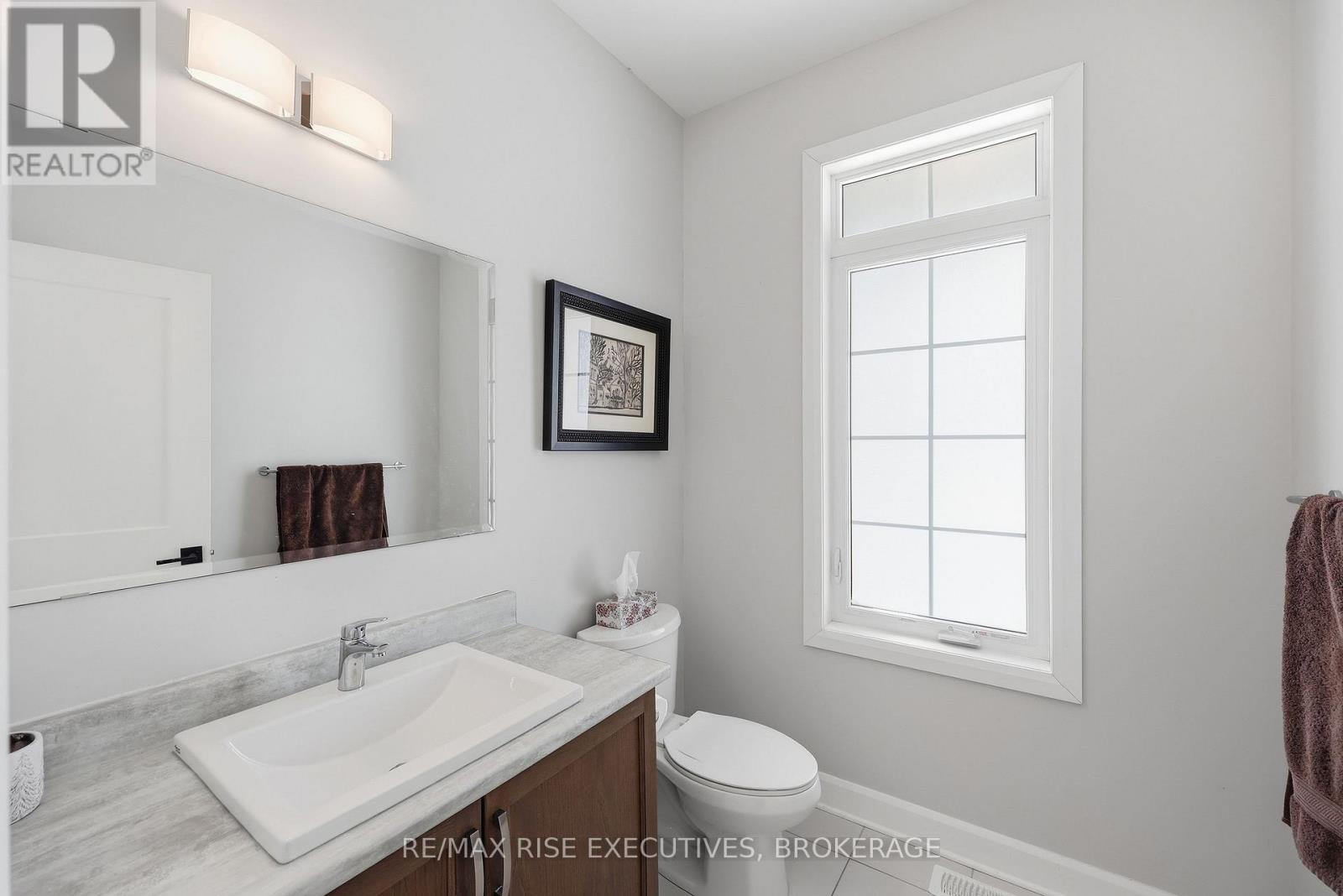 692 Halloway Drive, Kingston, Ontario  K7K 0H4 - Photo 4 - X12894964