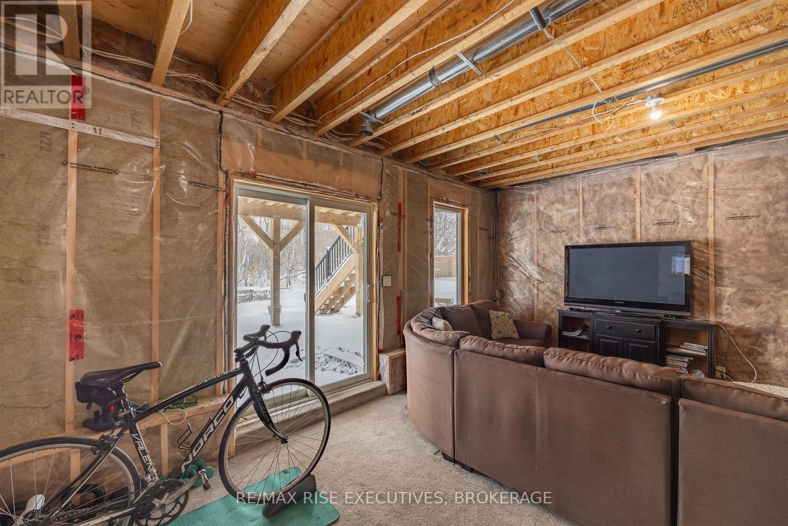 692 Halloway Drive, Kingston, Ontario  K7K 0H4 - Photo 36 - X12894964