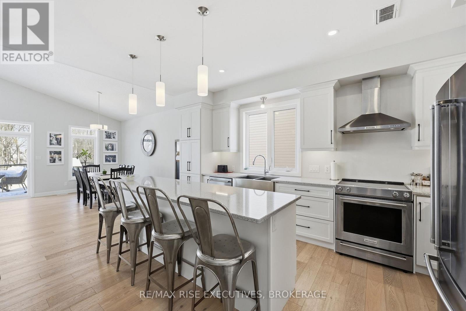 692 Halloway Drive, Kingston, Ontario  K7K 0H4 - Photo 5 - X12894964