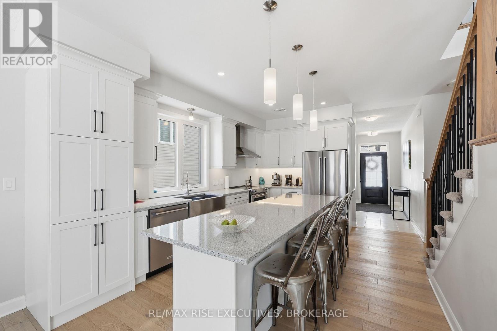 692 Halloway Drive, Kingston, Ontario  K7K 0H4 - Photo 6 - X12894964