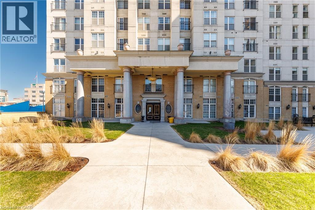 <div class="slider-price">$317,900</div><p>135 James Street S Unit# 910, Hamilton, Ontario</p>