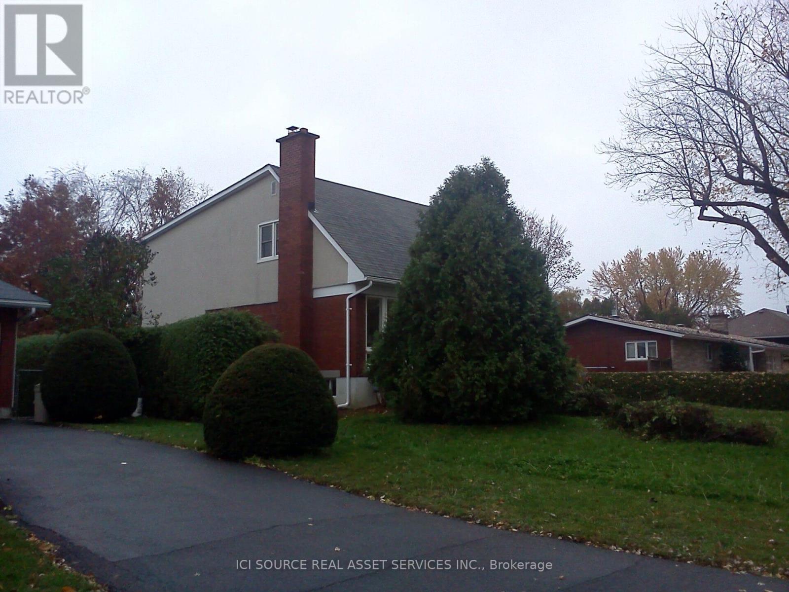 30 Sunnycrest Drive, Ottawa, Ontario  K2E 5Y2 - Photo 3 - X12955126