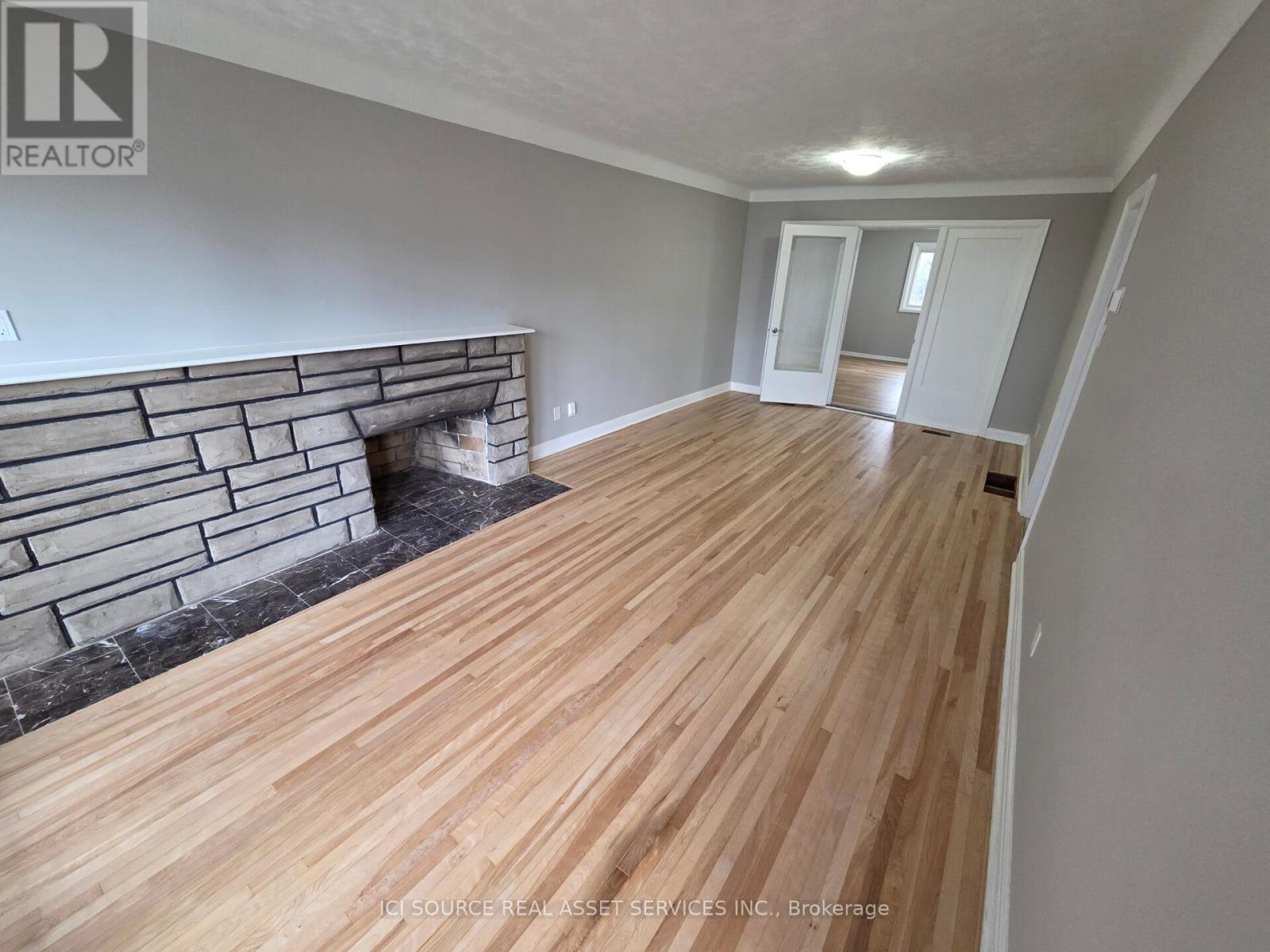 30 Sunnycrest Drive, Ottawa, Ontario  K2E 5Y2 - Photo 6 - X12955126