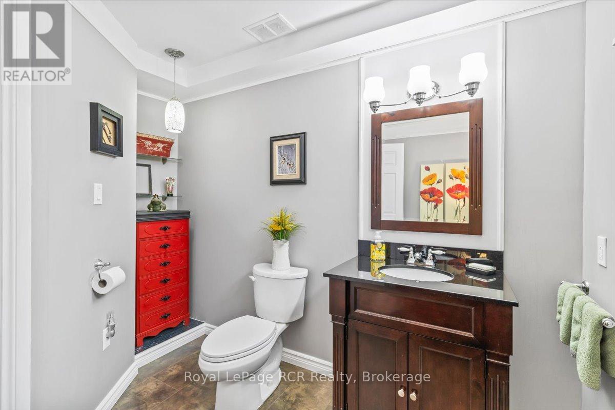 393 1st Street S, Hanover, Ontario  N4N 3T8 - Photo 24 - X12900482