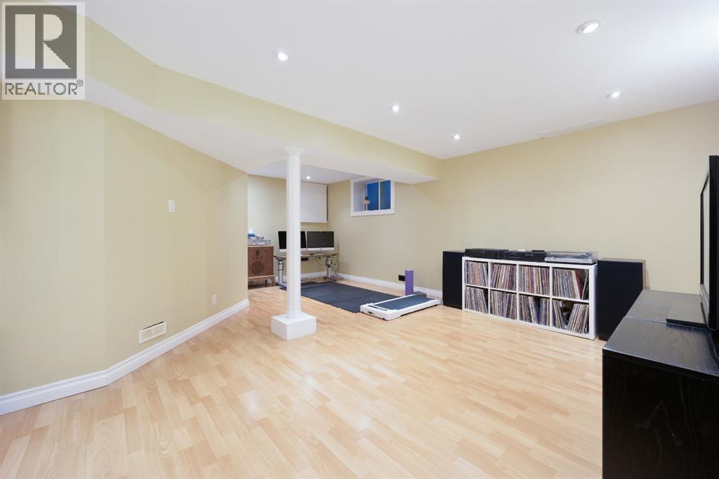 35 Grafton Drive Sw, Calgary, Alberta T3E 4W1 - Photo 20 - A2298690