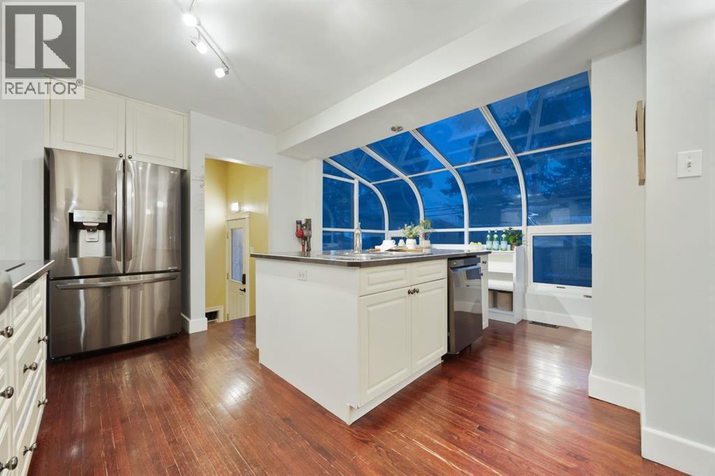 35 Grafton Drive Sw, Calgary, Alberta T3E 4W1 - Photo 8 - A2298690