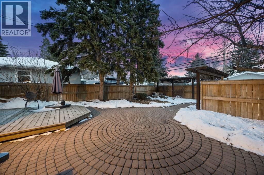 35 Grafton Drive Sw, Calgary, Alberta T3E 4W1 - Photo 26 - A2298690