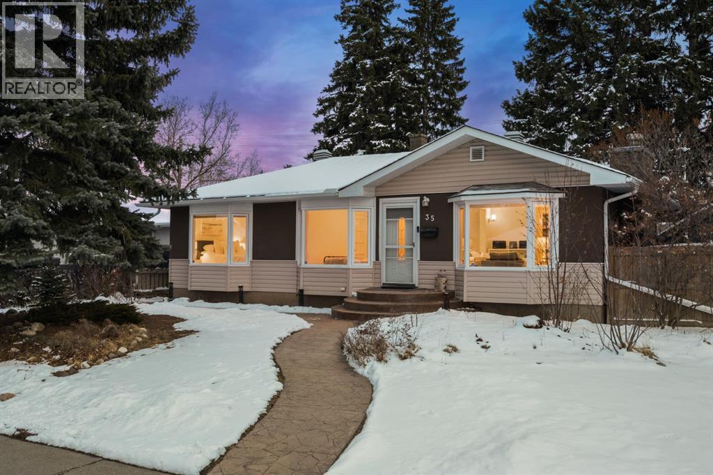 35 Grafton Drive Sw, Calgary, Alberta T3E 4W1 - Photo 1 - A2298690