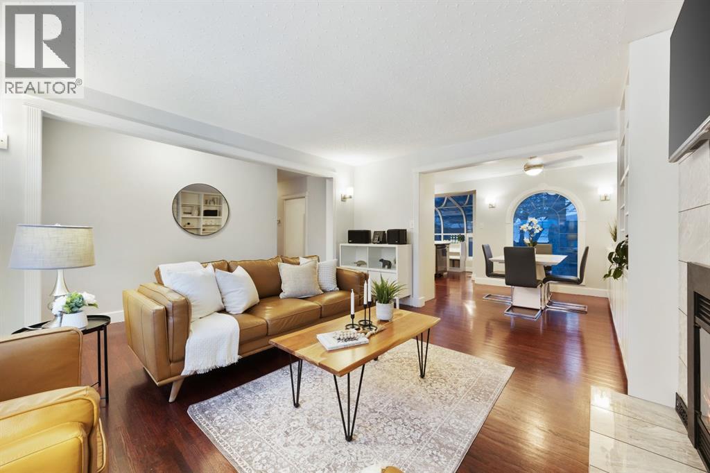 35 Grafton Drive Sw, Calgary, Alberta T3E 4W1 - Photo 2 - A2298690