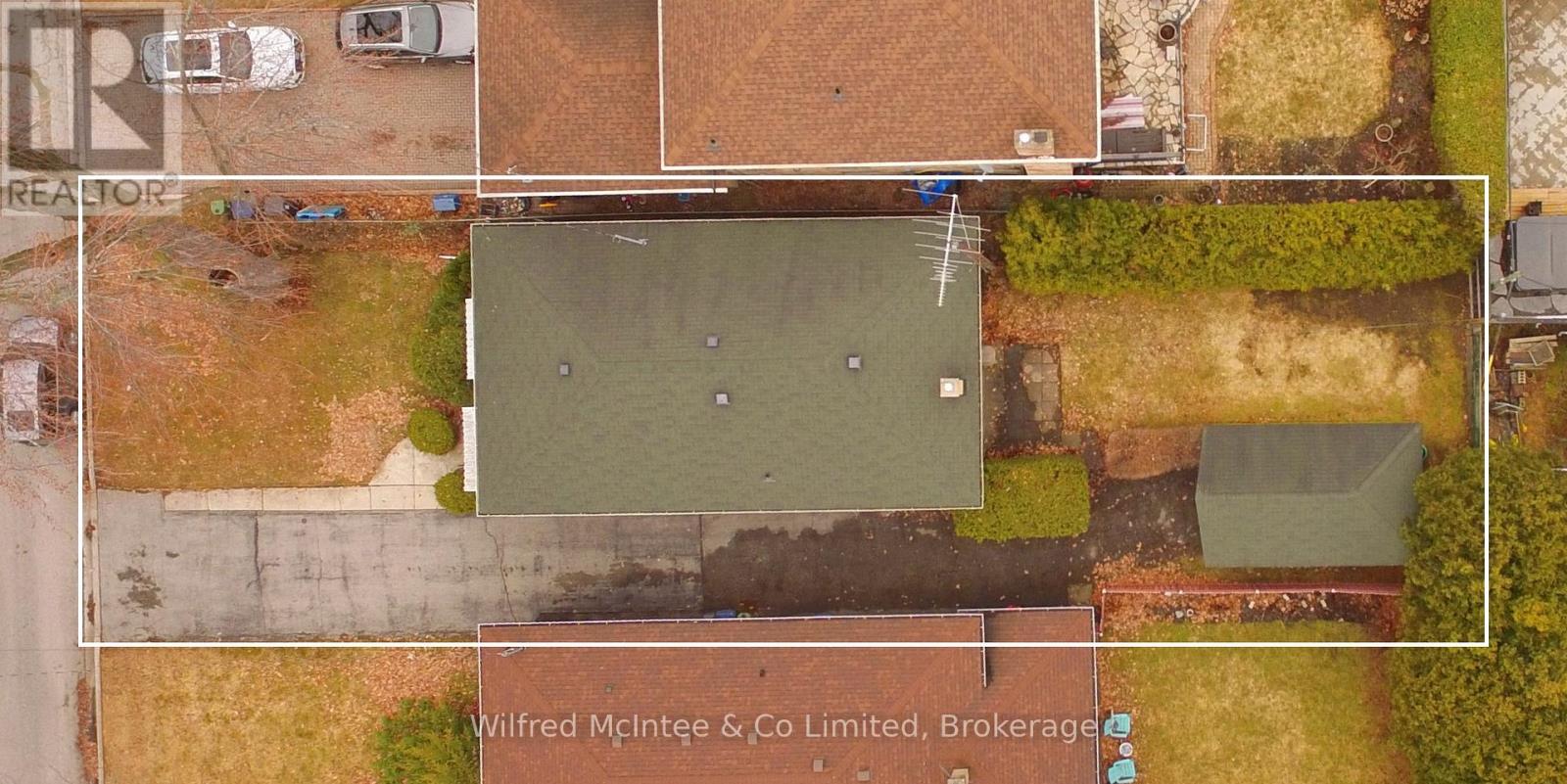 69 Haliburton Avenue, Toronto, Ontario  M9B 4Y6 - Photo 26 - W12950862