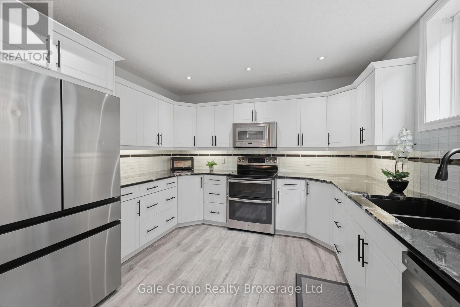 33 Long Lane, Brant, Ontario  N3L 4E9 - Photo 30 - X12955224