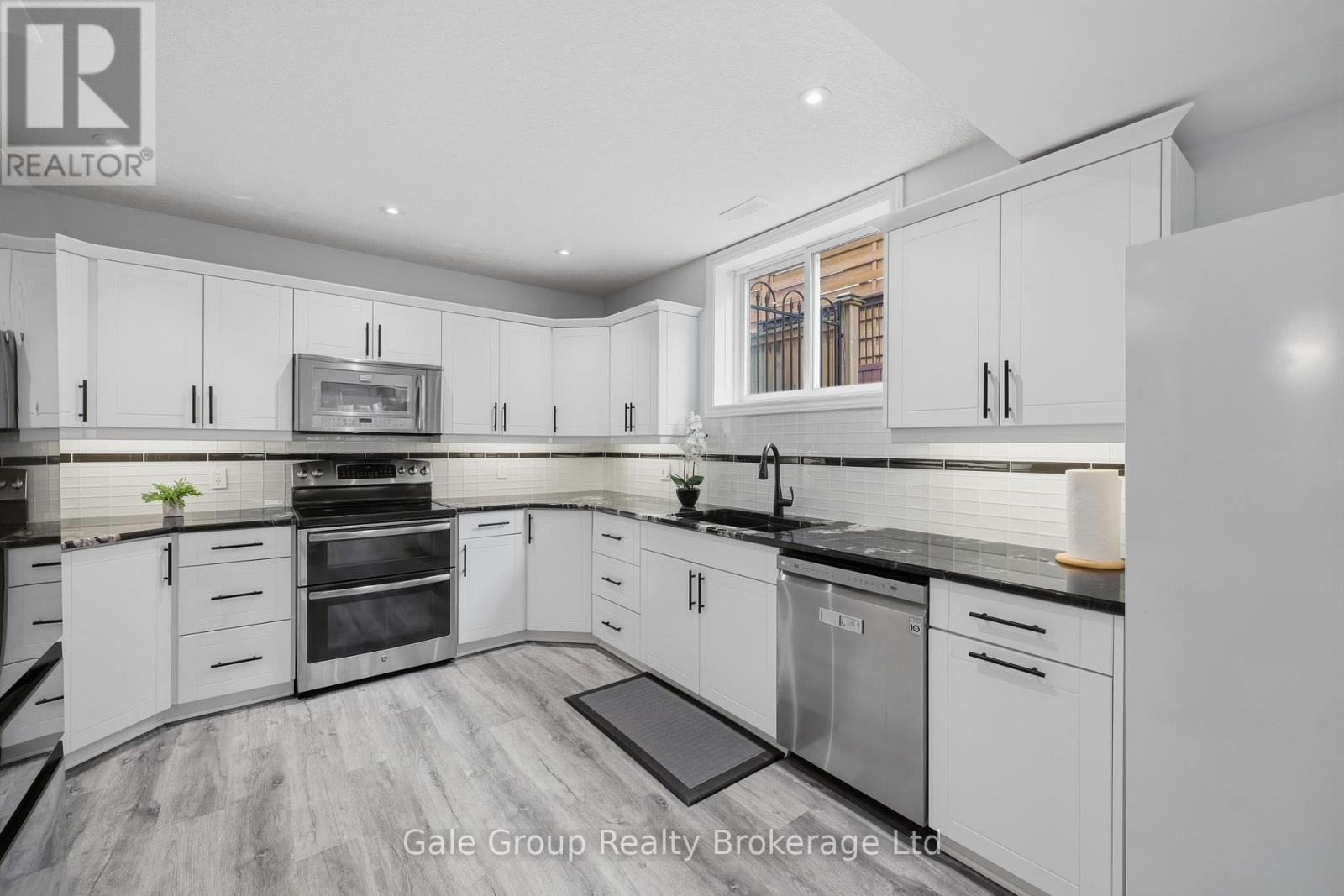 33 Long Lane, Brant, Ontario  N3L 4E9 - Photo 31 - X12955224