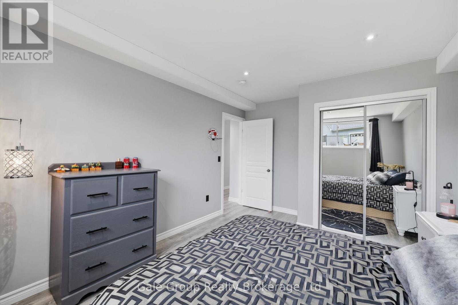 33 Long Lane, Brant, Ontario  N3L 4E9 - Photo 40 - X12955224