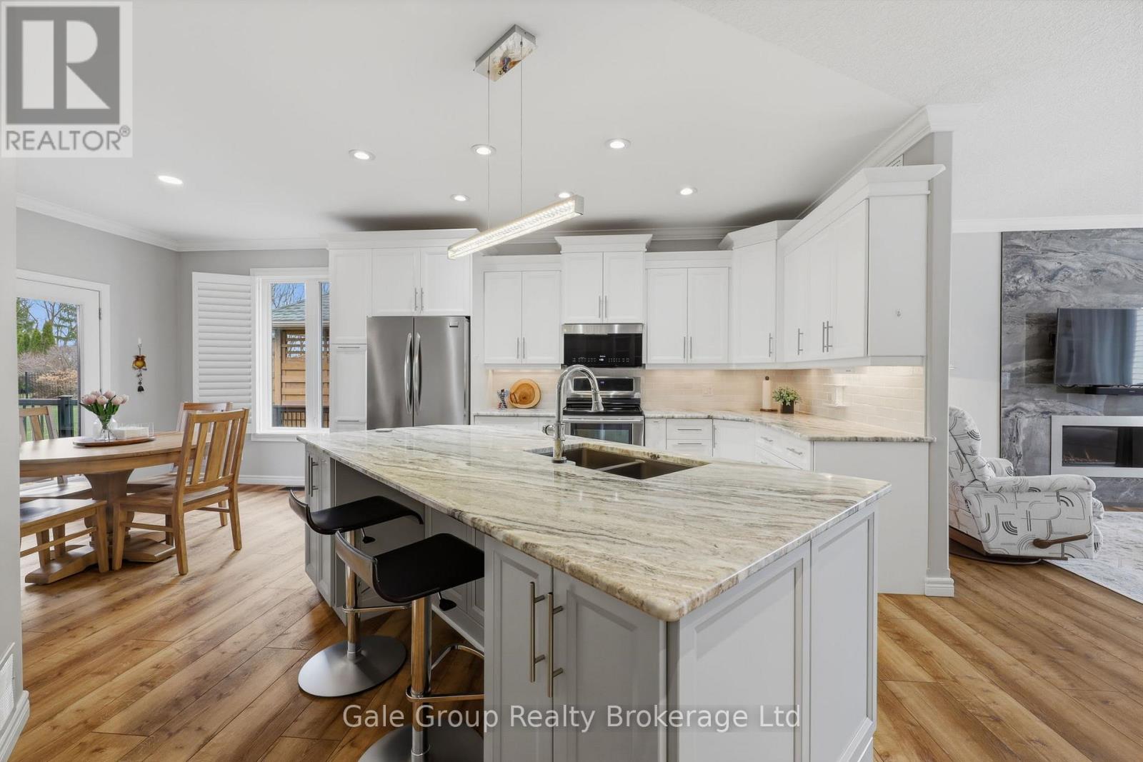 33 Long Lane, Brant, Ontario  N3L 4E9 - Photo 8 - X12955224