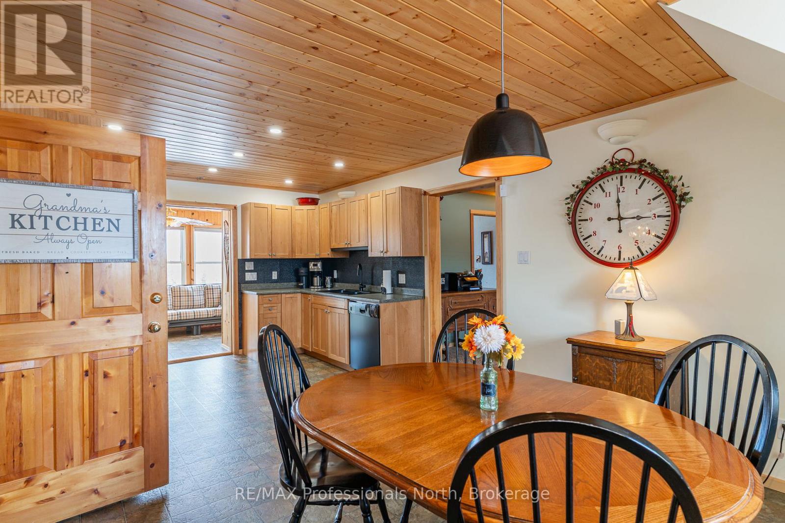 1141 Kennisis Lake Road, Dysart Et Al (Guilford), Ontario  K0M 1S0 - Photo 32 - X12955190