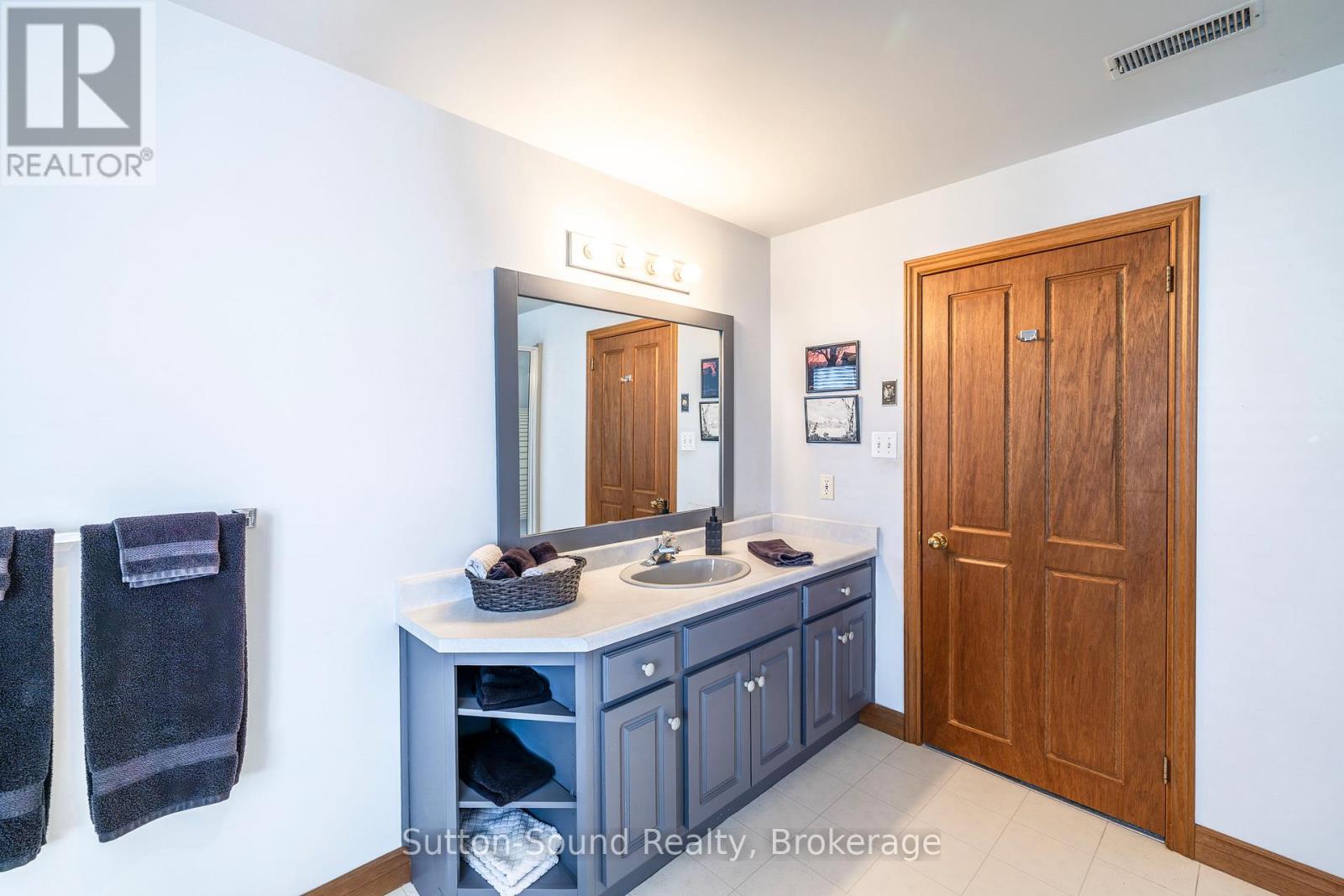 735 15th A Street W, Owen Sound, Ontario  N4K 6V7 - Photo 35 - X12955256