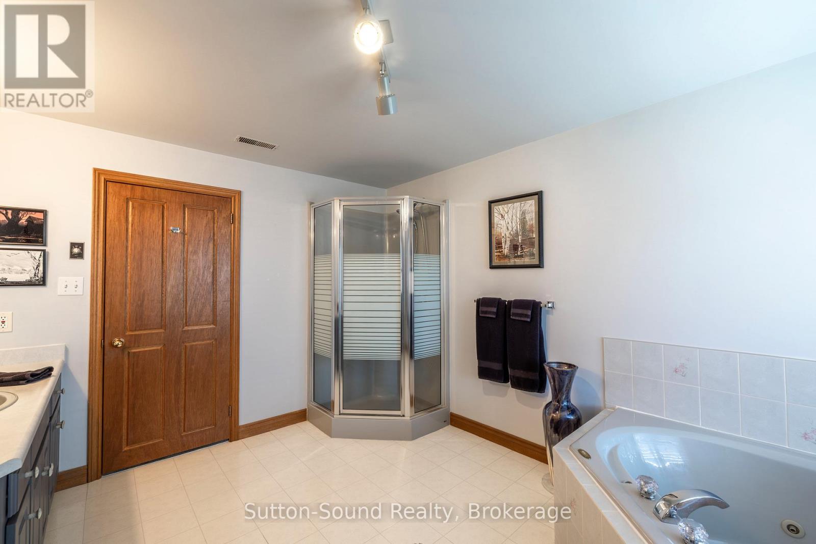 735 15th A Street W, Owen Sound, Ontario  N4K 6V7 - Photo 36 - X12955256