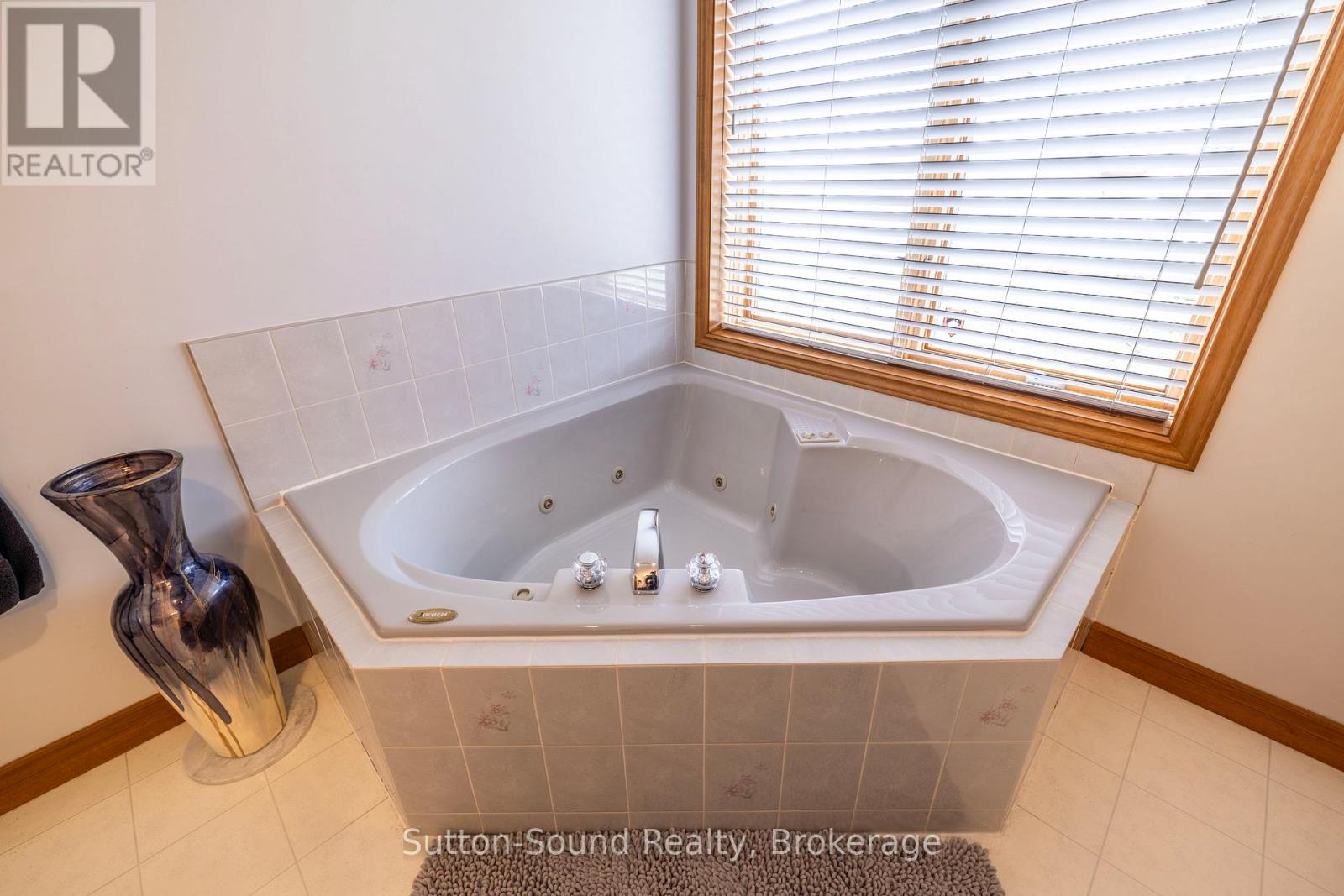 735 15th A Street W, Owen Sound, Ontario  N4K 6V7 - Photo 37 - X12955256