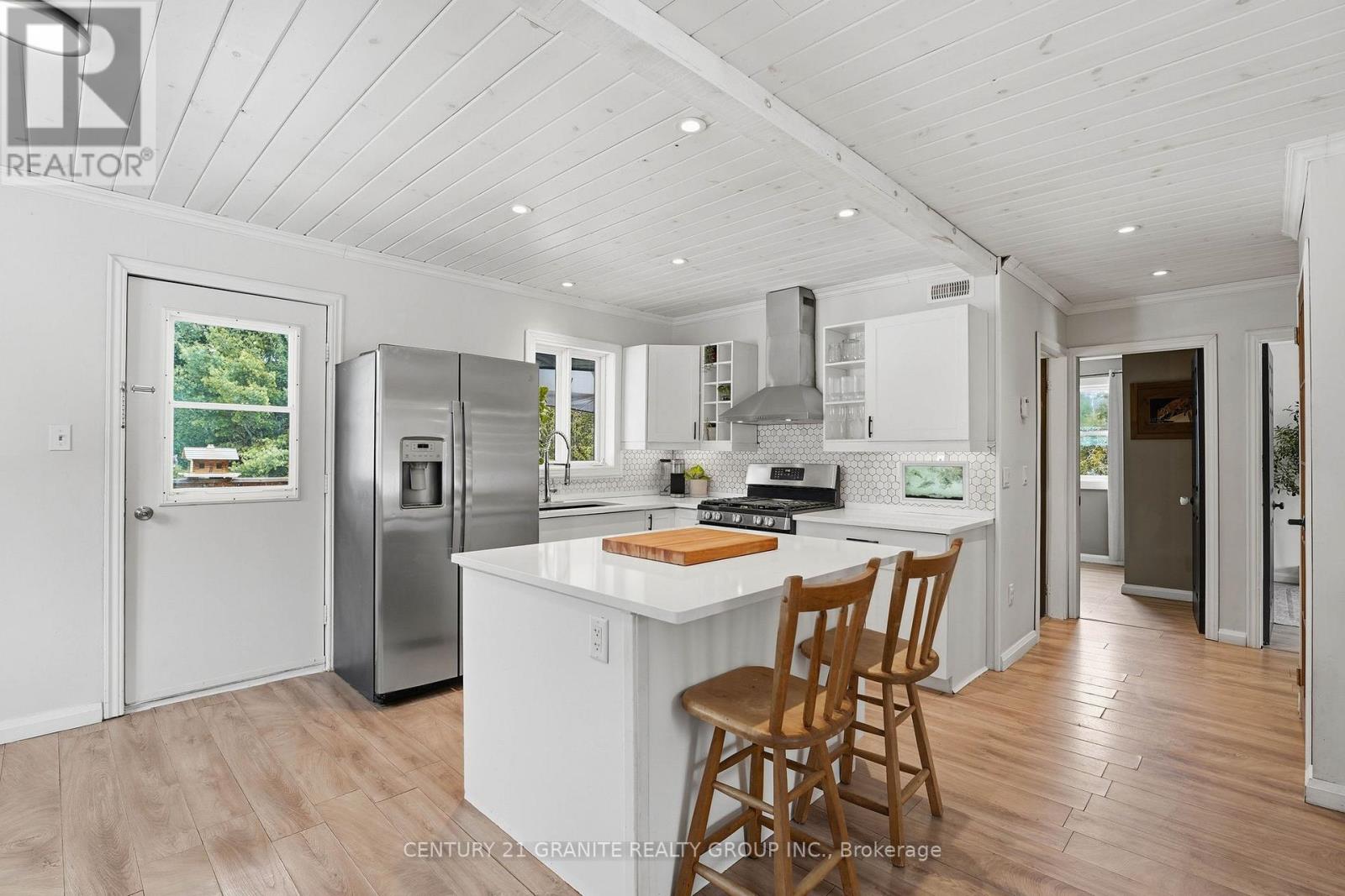 28 Pine Ridge Road, Bancroft, Ontario  K0L 1C0 - Photo 7 - X12955170