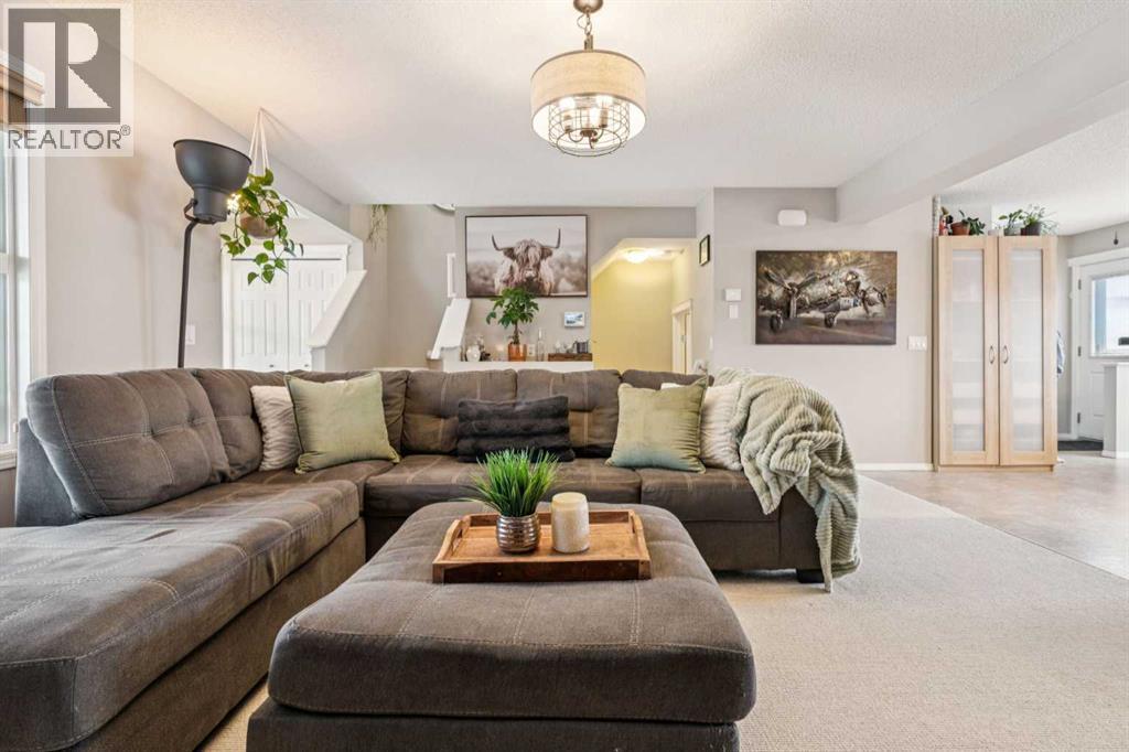 117 Reunion Court NW, Airdrie, Alberta  T4B 0G9 - Photo 3 - A2292703