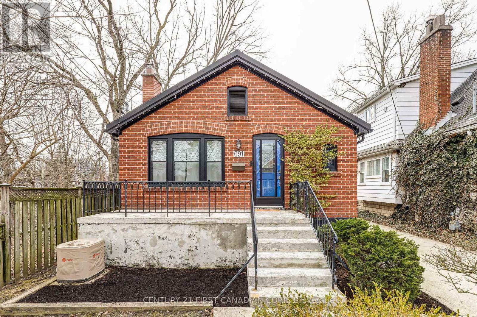 691 EMERY STREET E, London South, Ontario