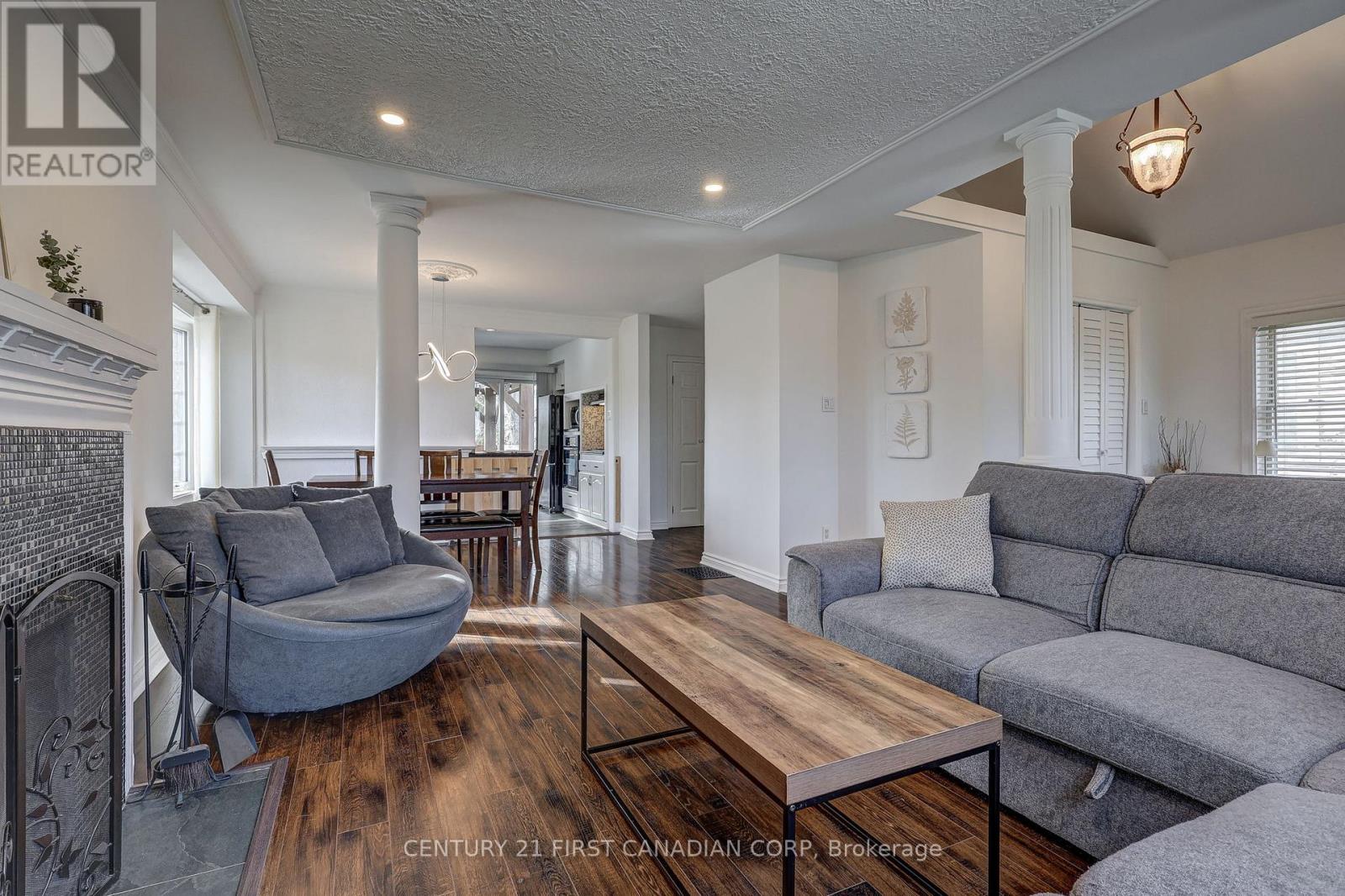 691 Emery Street E, London South, Ontario  N6C 2G3 - Photo 12 - X12955198