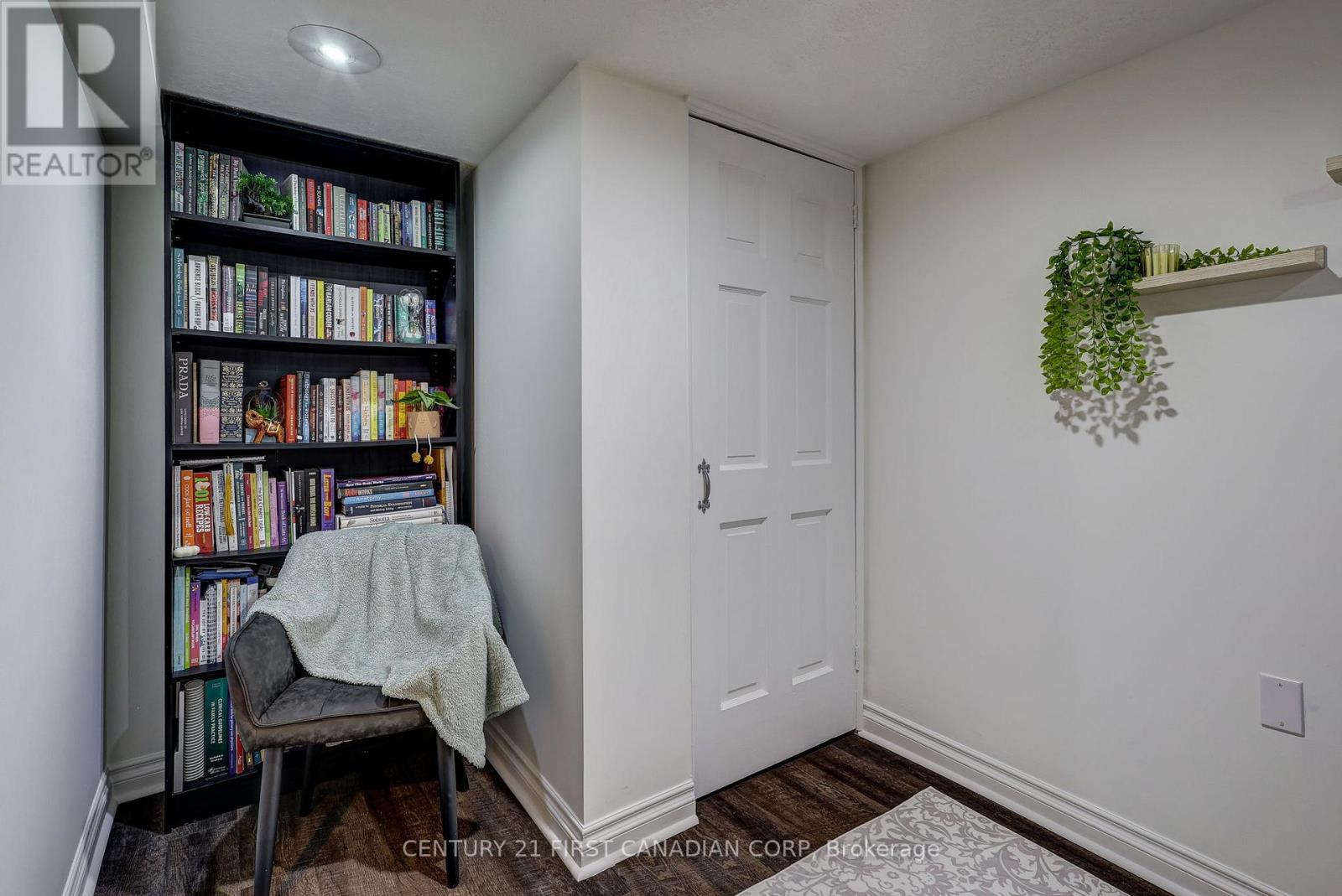 691 Emery Street E, London South, Ontario  N6C 2G3 - Photo 32 - X12955198