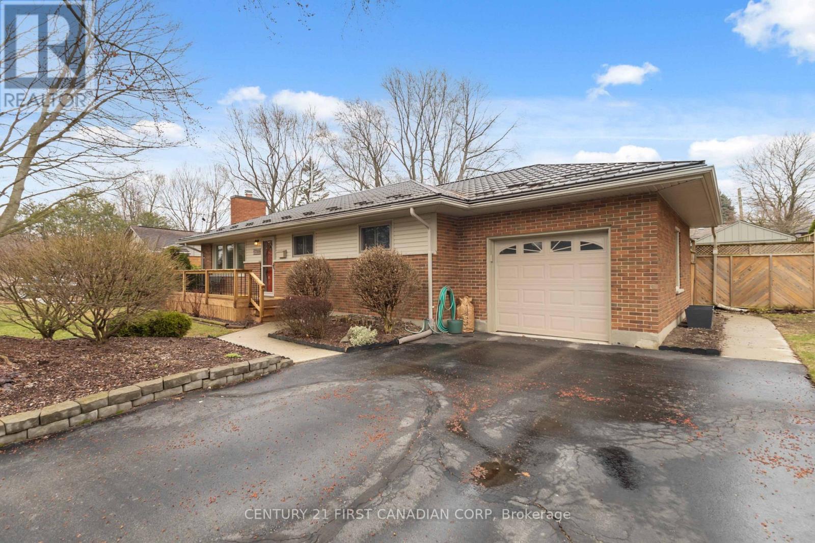 738 Inverness Avenue