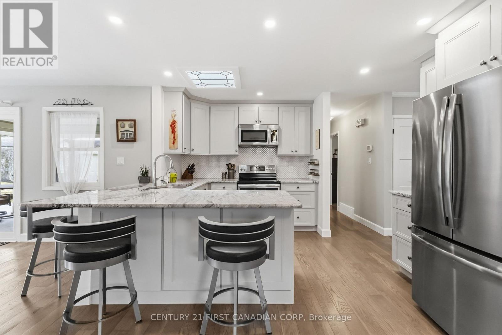 738 Inverness Avenue, London North, Ontario  N6H 3C9 - Photo 5 - X12955214