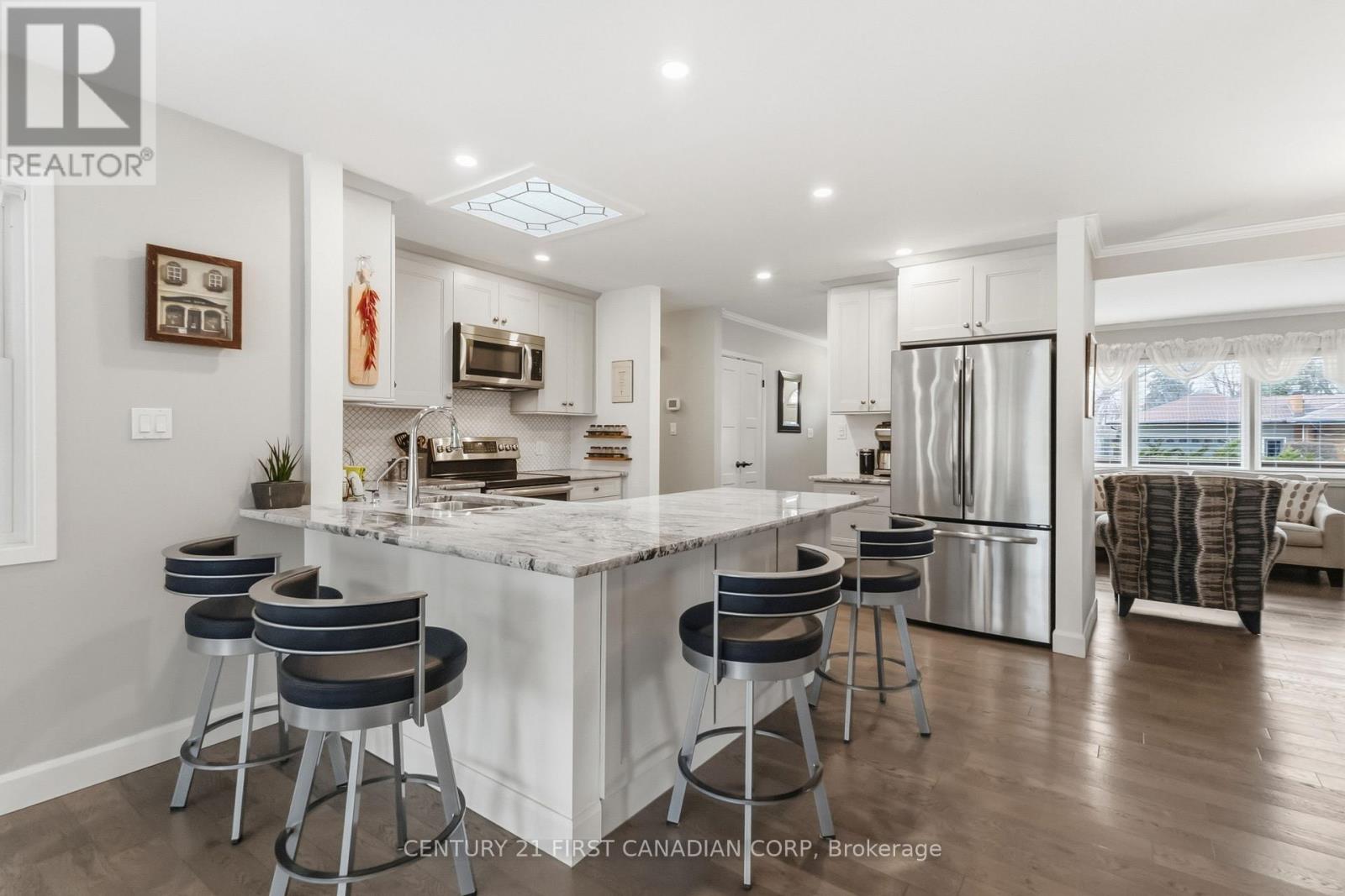 738 Inverness Avenue, London North, Ontario  N6H 3C9 - Photo 6 - X12955214