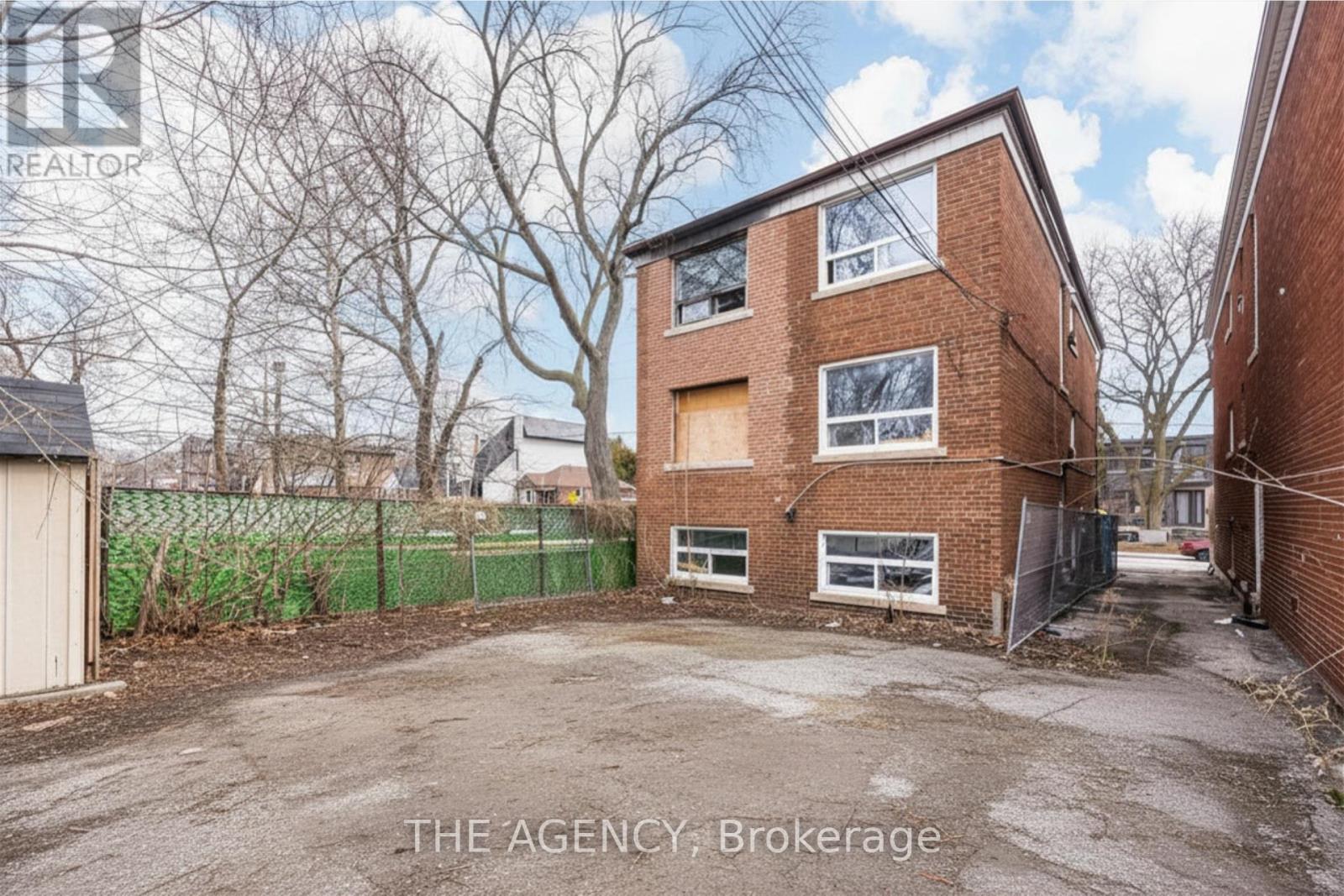 374 Atlas Avenue, Toronto, Ontario  M6C 3P9 - Photo 29 - C12955194