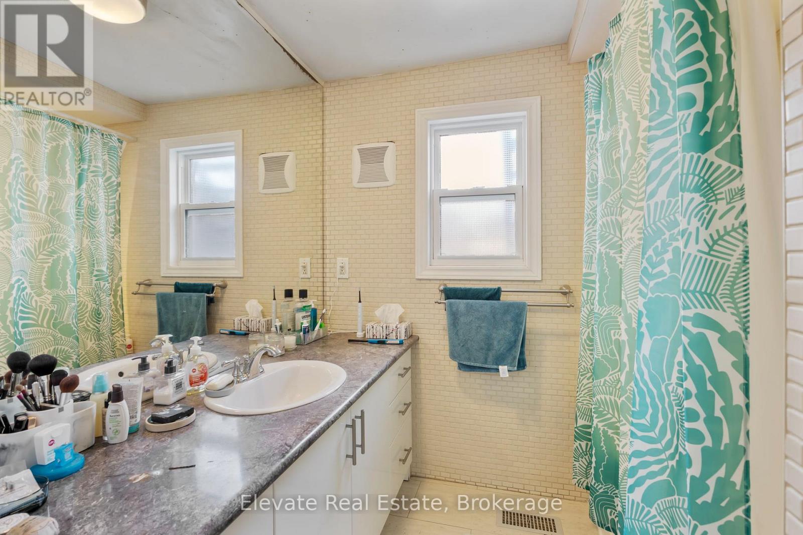 846 College Street, Toronto, Ontario  M6H 1A2 - Photo 35 - C12955218