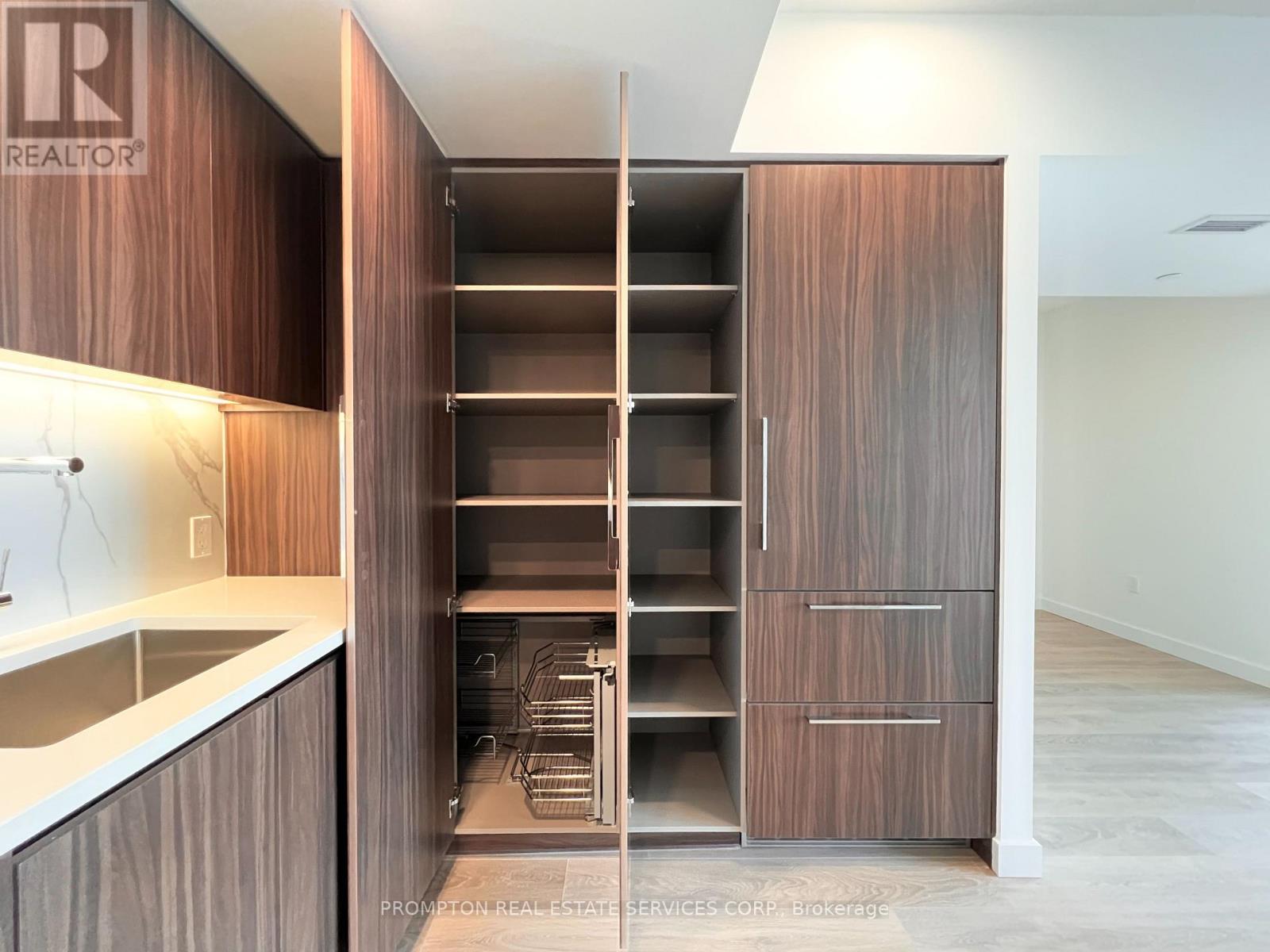 920 - 3 Concord Cityplace Way, Toronto, Ontario  M5V 0X4 - Photo 32 - C12955248