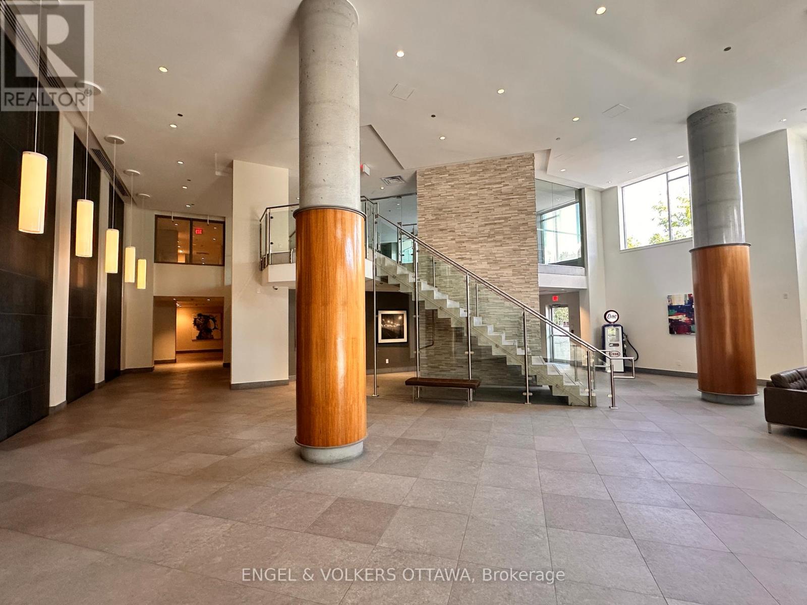 605 - 7 Marquette Avenue, Ottawa, Ontario  K1L 8A7 - Photo 7 - X12955260