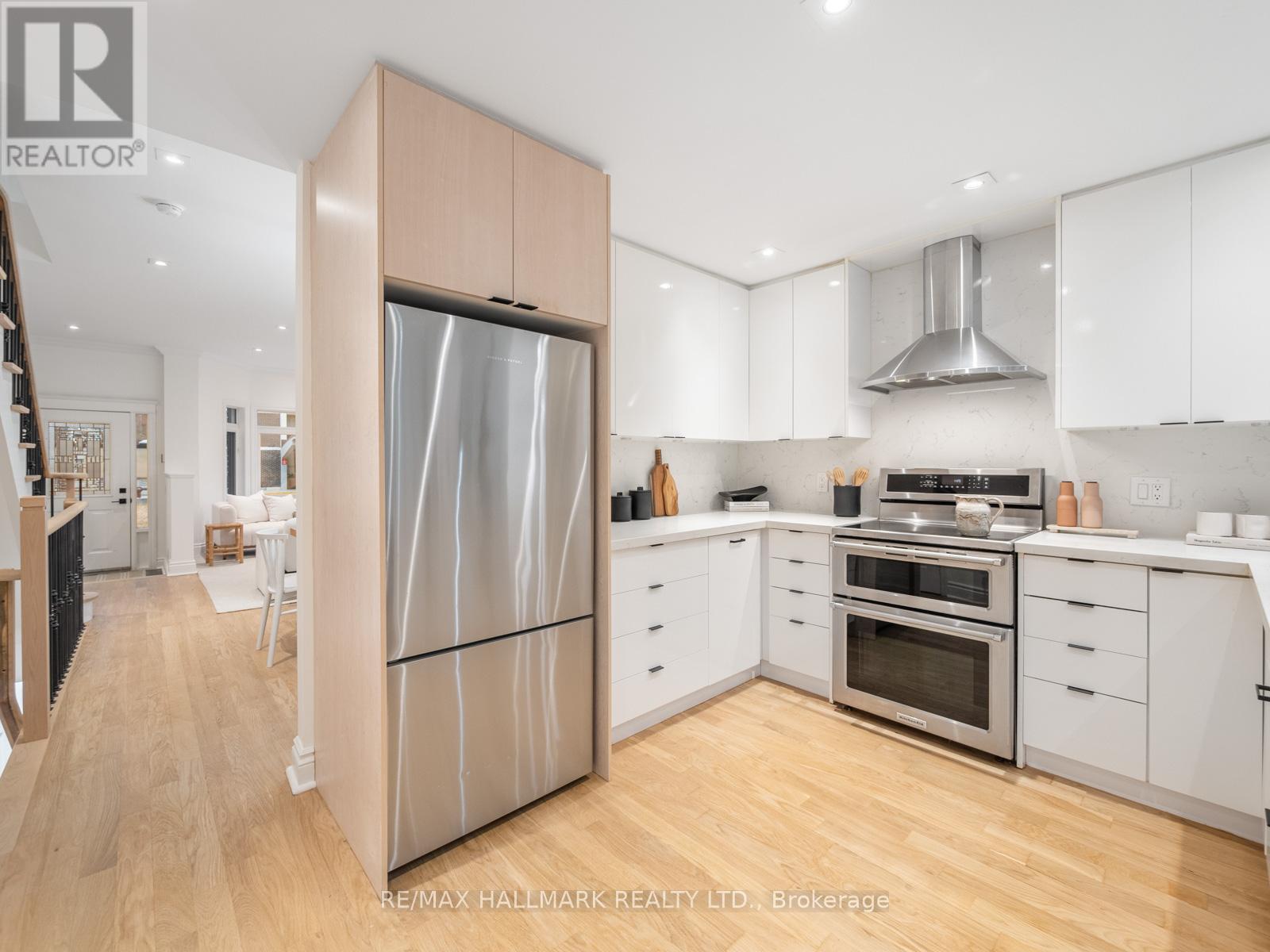 26 Eastmount Avenue, Toronto, Ontario  M4K 1V1 - Photo 10 - E12955196