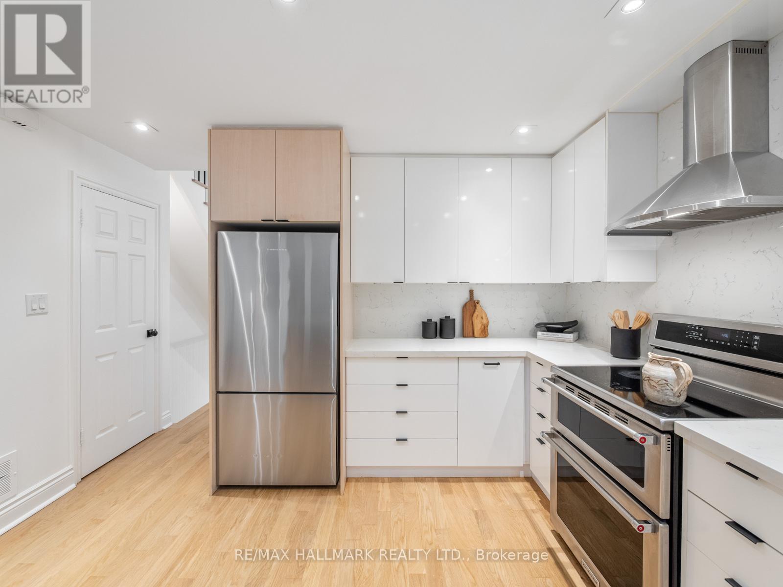 26 Eastmount Avenue, Toronto, Ontario  M4K 1V1 - Photo 13 - E12955196